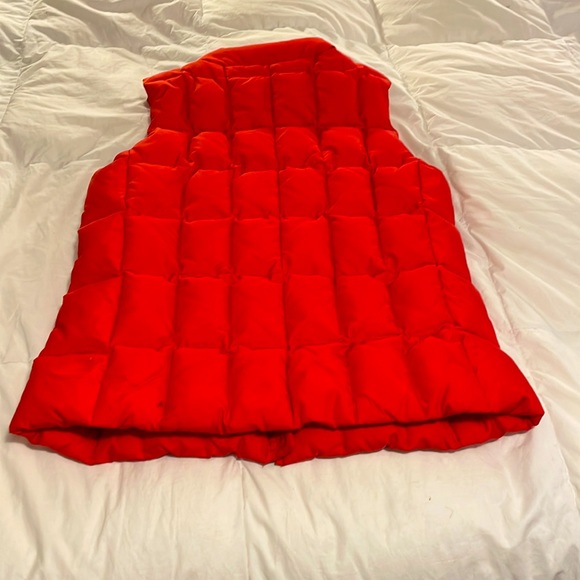 Gap Red puffer jacket vest. - Picture 4 of 5